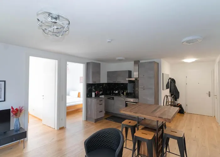 Luxurious With Big Balcony Near Center Apartment Vienna