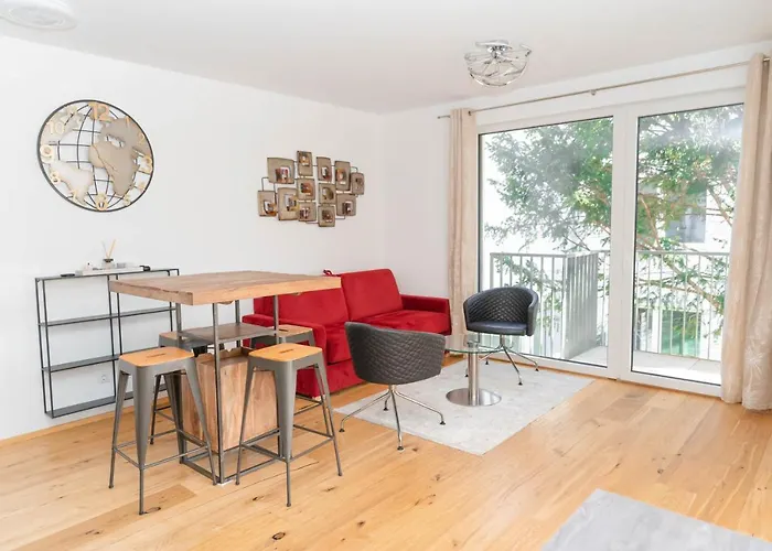 Luxurious With Big Balcony Near Center *