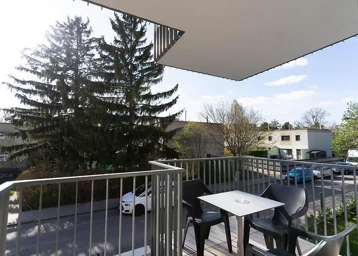 Apartment Luxurious With Big Balcony Near Center *