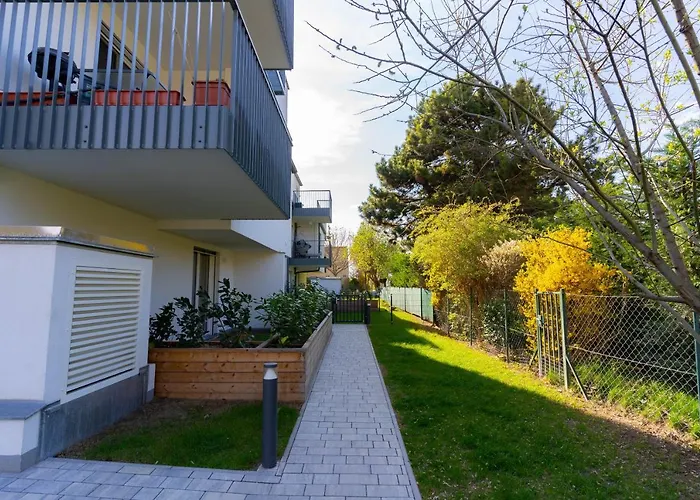 Luxurious With Big Balcony Near Center Vienna